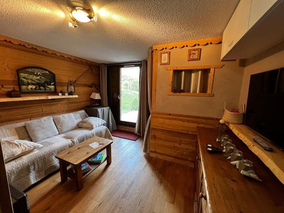 Appartement La Clusaz Avec Terrasse Sur Les Pistes De Ski Манигод Екстериор снимка