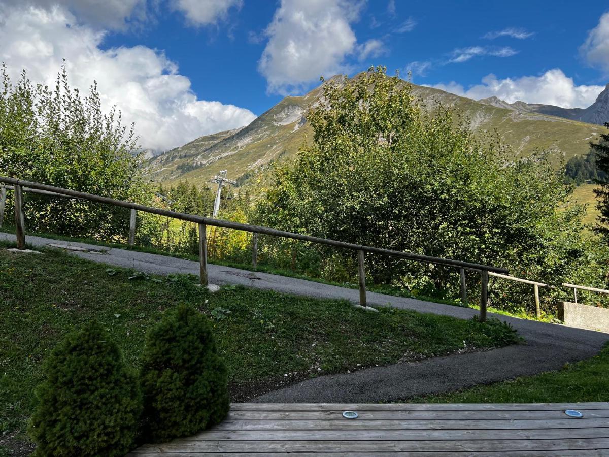 Appartement La Clusaz Avec Terrasse Sur Les Pistes De Ski Манигод Екстериор снимка